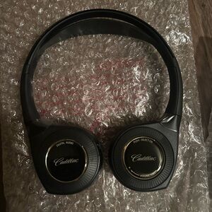 BRAND NEW OEM Cadillac Headphones compatible with 2015-2020 Escalades